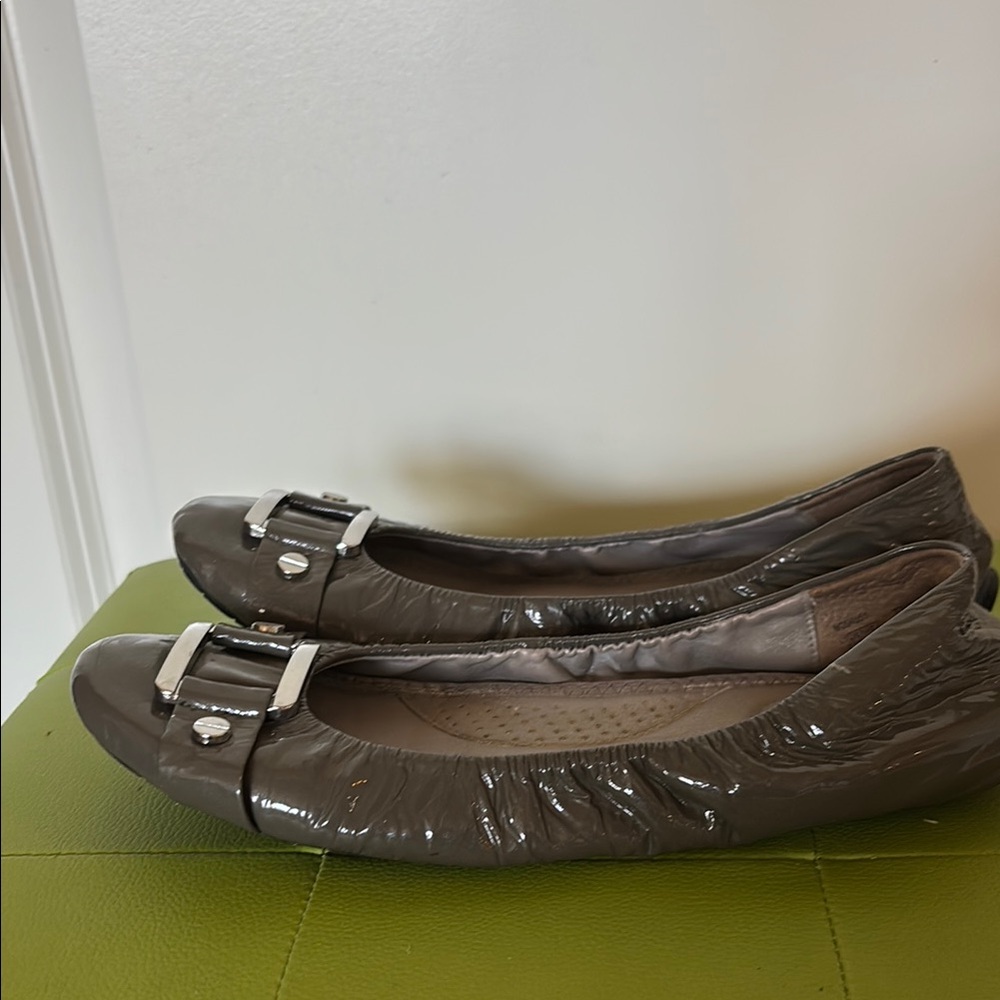 Me Too Women's Gray Ballet Flats - Picture 4 of 8